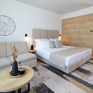 Marvel - Fully Renovated Free Access Otel